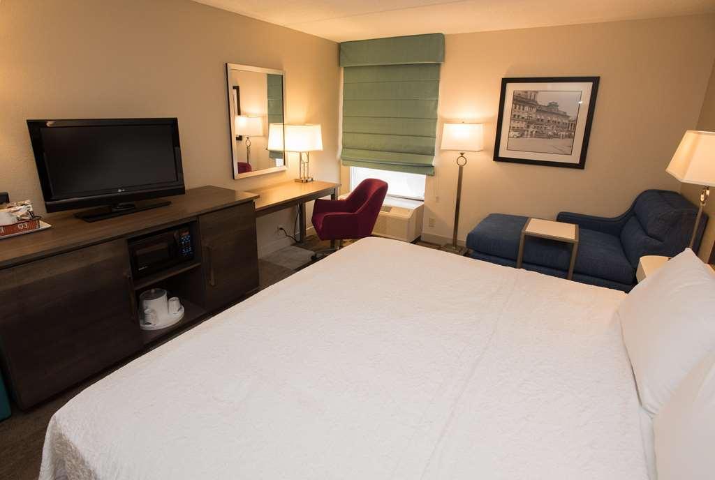 Hampton Inn Вустер Номер фото
