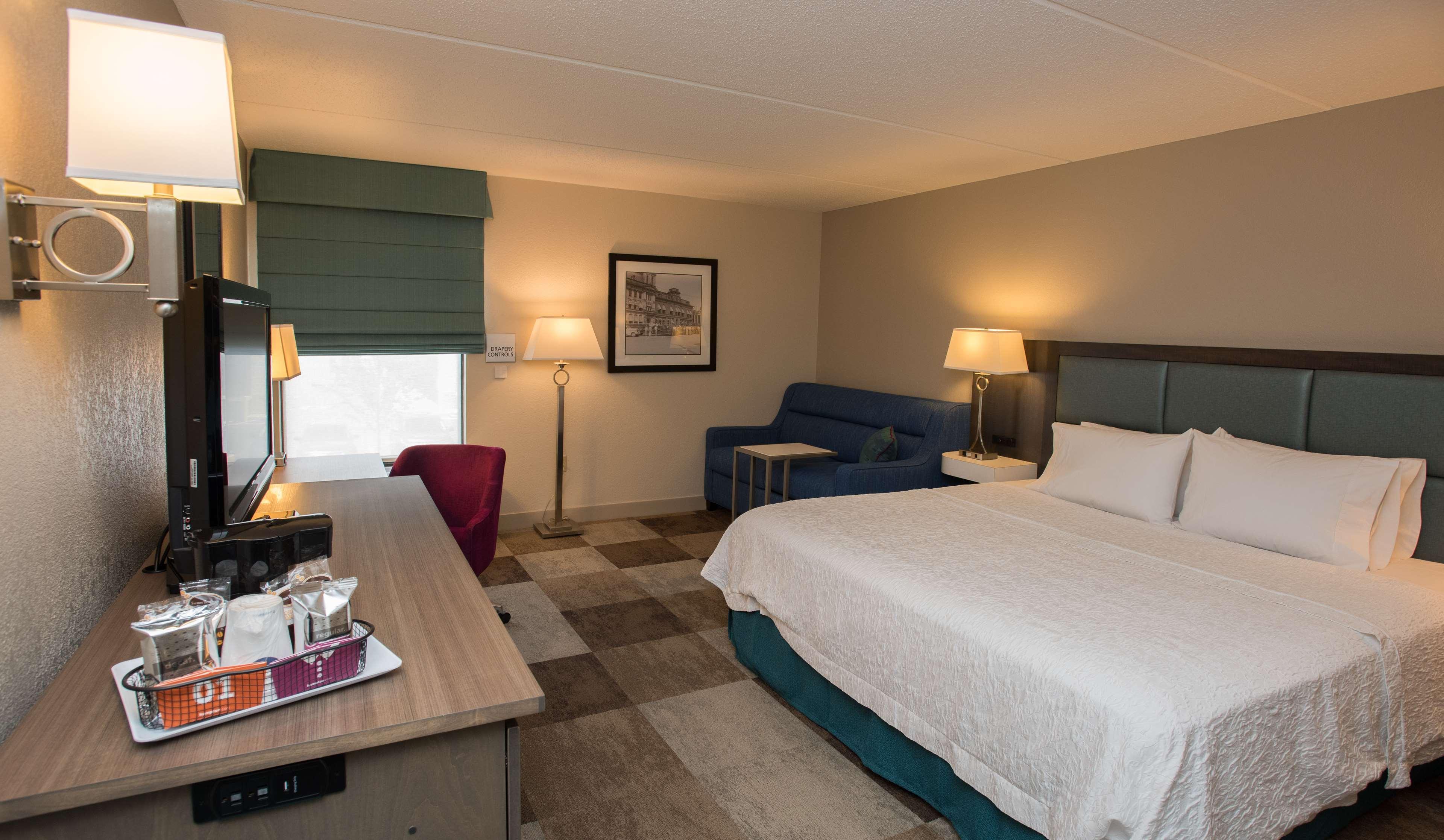 Hampton Inn Вустер Экстерьер фото