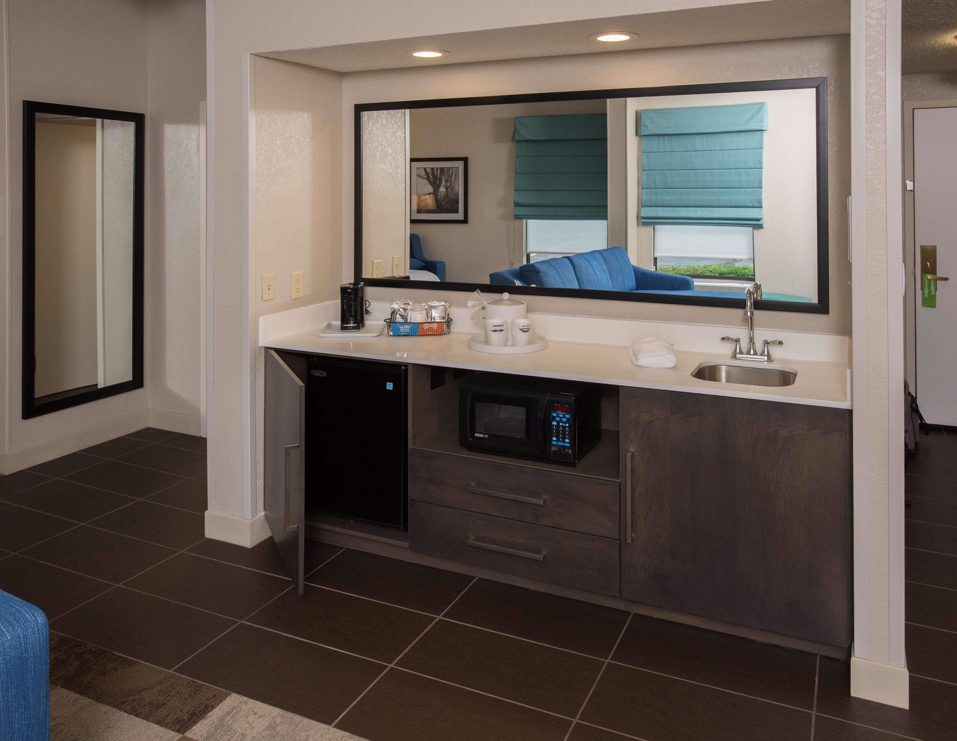 Hampton Inn Вустер Экстерьер фото