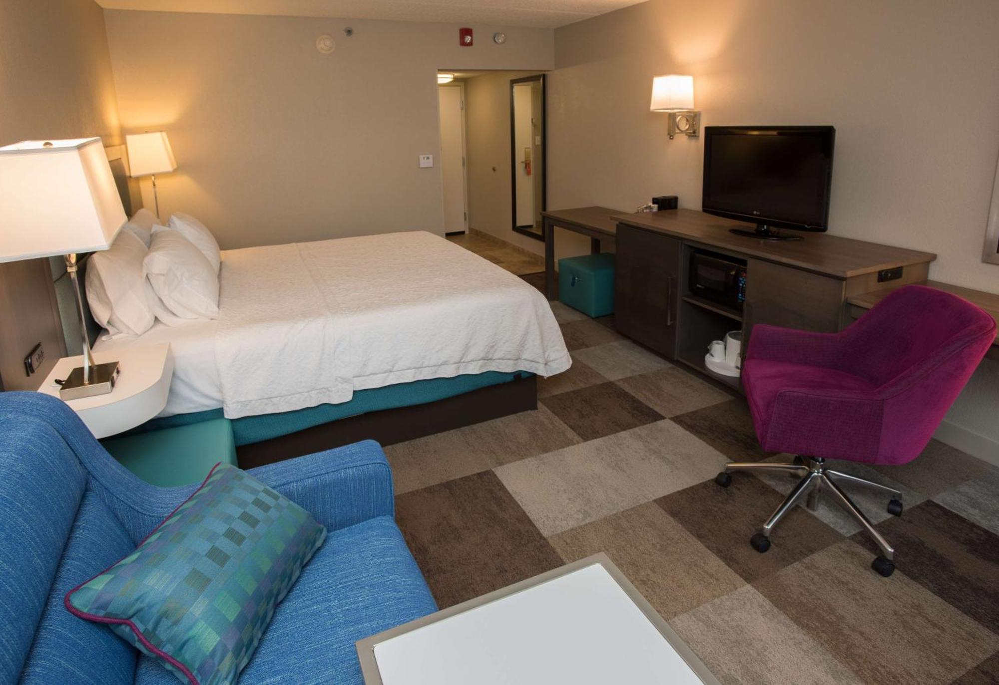 Hampton Inn Вустер Экстерьер фото