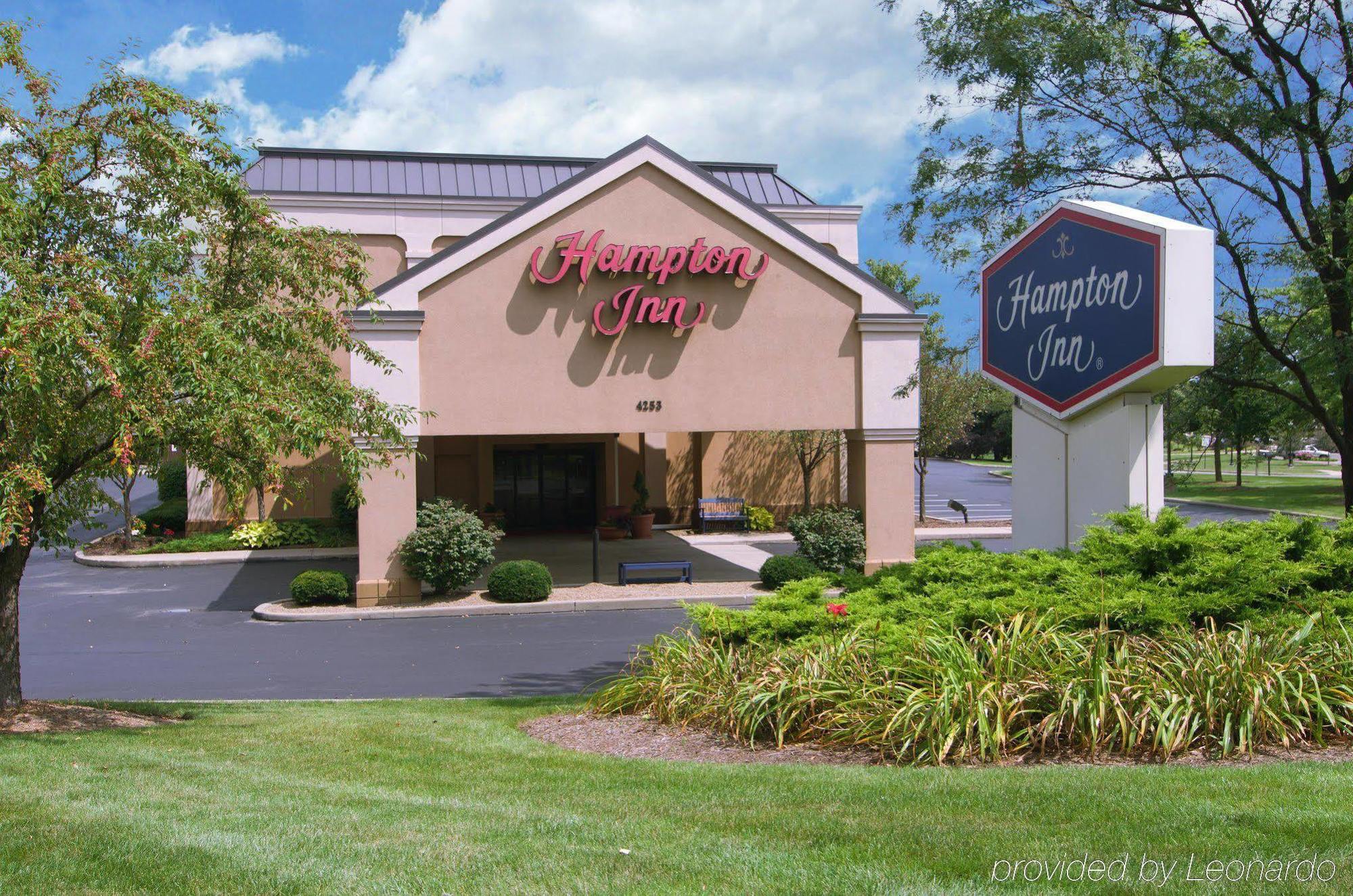 Hampton Inn Вустер Экстерьер фото